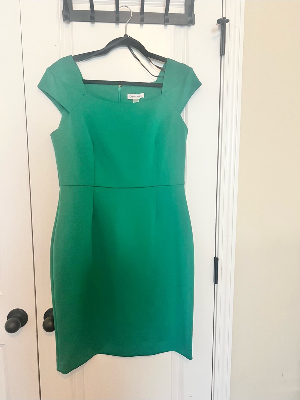 Calvin Klein Green Sheath Dress Size 12 Square Neck Cap Sleeve